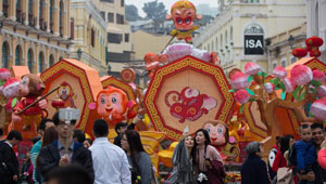 Touristen besuchen Macau zum Frühlingsfest