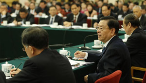 Zhang Dejiang nimmt an Gruppenberatung von Vertretern aus Anhui teil