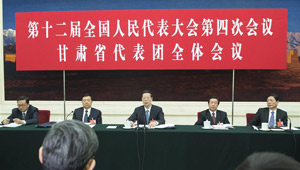 Zhang Gaoli nimmt an Gruppenberatung von Abgeordneten aus Gansu teil