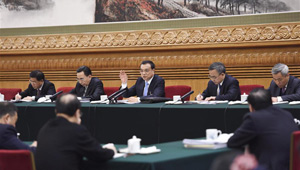 Li Keqiang nimmt an Gruppenberatung von Abgeordneten aus Guangdong teil