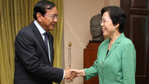 Kambodschas Außenminister triftt chinesische Botschafterin in Kambodscha