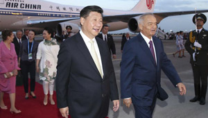 Xi Jinping trifft in Usbekistan ein