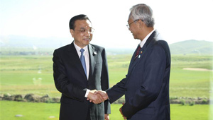 Li Keqiang trifft den Präsidenten Myanmars in Ulan-Bator