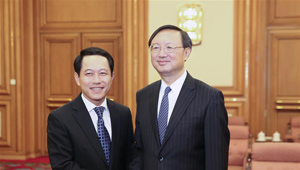 Yang Jiechi trifft laotischen Außenminster in Beijing