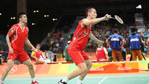 Fu Haifeng und Zhang Nan gewinnen das Badminton Männer-Doppel der Gruppenphase in Rio