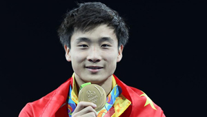 Cao Yuan tritt beim 3-m-Brett Wasserspring-Finale der Männer an