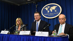 Eine Pressekonferenz bezüglich Obamas Chinareise in Washington D.C. abgehalten
