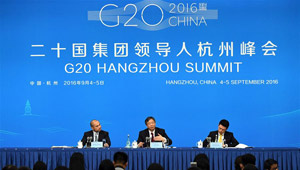 Yi Gang bei Pressekonferenz der chinesischen Delegation in Hangzhou