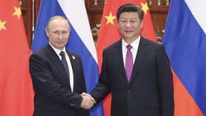Xi trifft Putin und ruft zu nachdrücklicher gegenseitiger Unterstüzung auf