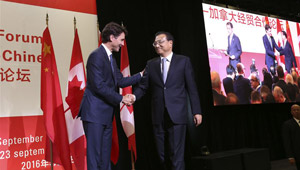 Li Keqiang und Kanadas Premierminister nehmen am 6. Geschäftsforum zwischen Kanada und China teil