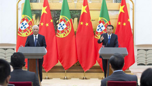 Li Keqiang und portugiesischer Premierminister halten gemeinsame Pressekonferenz in Beijing ab