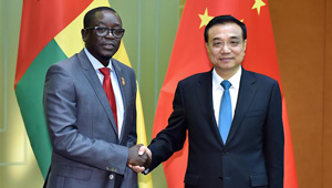 Li Keqiang trifft Guinea-Bissaus Premierminister in Macau