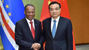Li Keqiang trifft kapverdischen Amtskollegen Ulisses Correia e Silva in Macau