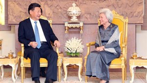 Xi Jinping besucht Königinmutter in Kambodscha