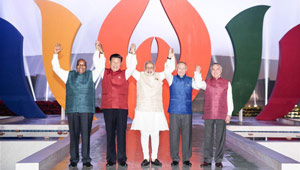 Gruppenfoto vor dem informellen Abendessen des 8. BRICS-Gipfels