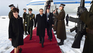 Li Keqiang trifft in Riga ein