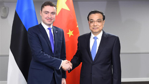 Li Keqiang trifft den estnischen Premierminister in Riga