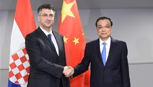 Li Keqiang trifft den kroatischen Premierminister in Riga