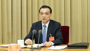 Li Keqiang hält eine Rede bei der Zentralen Konferenz für Wirtschaftsarbeit