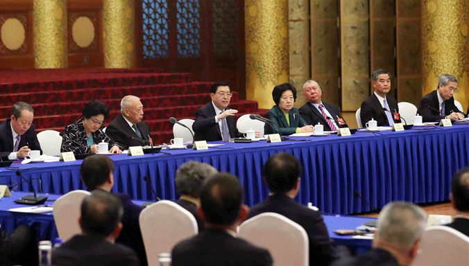 Zhang Dejiang nimmt an Podiumsdiskussion auf 5. Tagung des 12. Landeskomitees der PKKCV teil