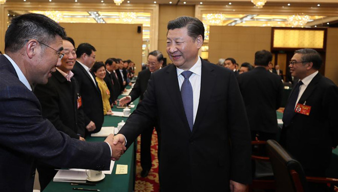 Xi Jinping nimmt bei der fünften Tagung des 12. Landeskomitees der PKKCV an Podiumsdiskussion teil