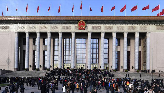 Tian'anmen Platz vor Eröffnung der fünften Tagung des 12. NVK