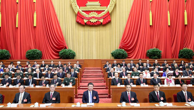 Chinas Führungen nehmen an fünfter Tagung des 12. Nationalen Volkskongresses teil
