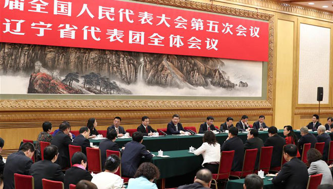 Xi Jinping nimmt an Podiumsdiskussion mit Delegierten des 12. NVK aus Liaoning teil
