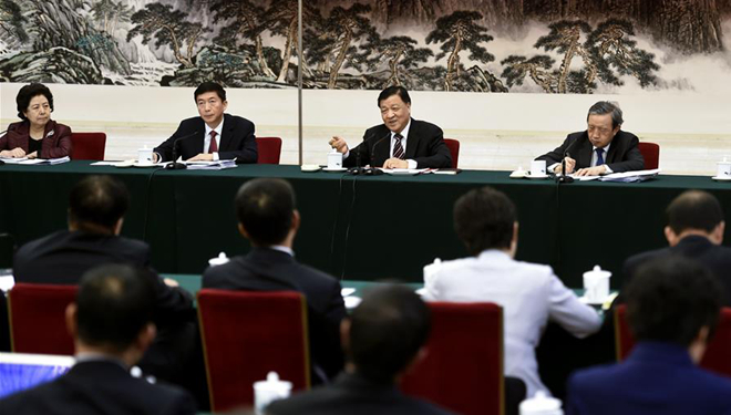 Liu Yunshan nimmt an Podiumsdiskussion mit Delegierten aus der Provinz Shanxi teil