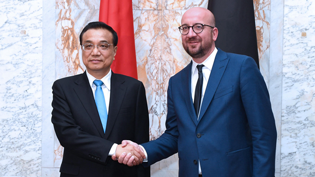 Li Keqiang hält Gespräche mit dem belgischen Ministerpräsidenten Charles Michel in Brüssel