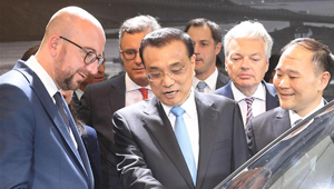 Li Keqiang und Charles Michel besuchen die "Geely-Volvo Innovation Display" in Brüssel