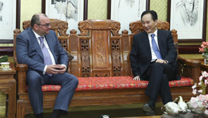 Cai Mingzhao trifft Generaldirektor der russischen Nachrichtenagentur Tass in Beijing