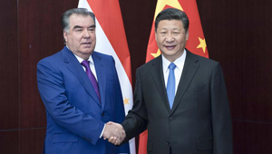 Xi Jinping trifft tadschikischen Präsidenten in Astana