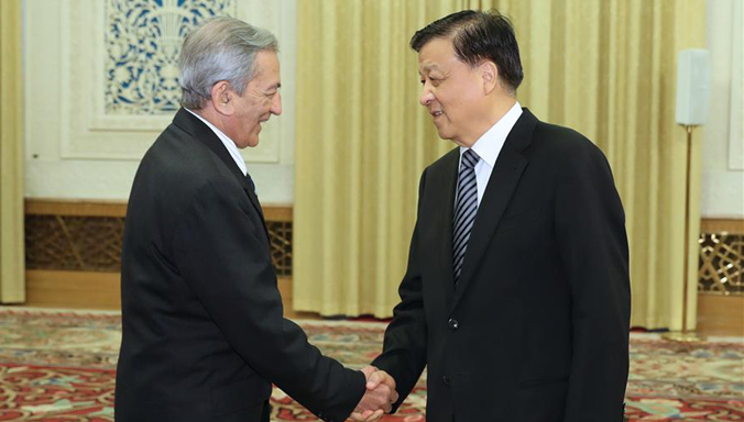 Liu Yunshan trifft Leiter der Internationalen Abteilung des Zentralkomitees der Kommunistischen Partei Kubas