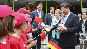 Video: Xi Jinping nimmt an Willkommenszeremonie für Riesenpandabären im Berliner Zoo teil