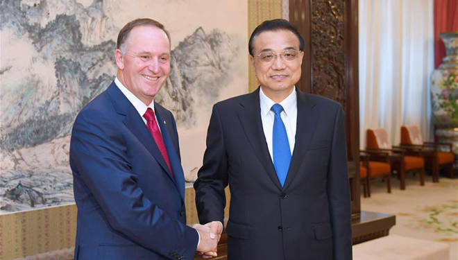 Li Keqiang trifft ehemaligen neuseeländischen Premierminister in Beijing
