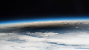 Astronauten von der Internationalen Raumstation fotografieren Sonnenfinsternis - Die USA werden vom Schatten bedeckt