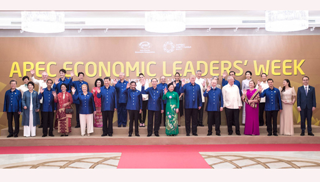 Xi nimmt am Galadinner von dem vietnamesischen Präsidenten Tran Dai Quang und seiner Ehefrau teil