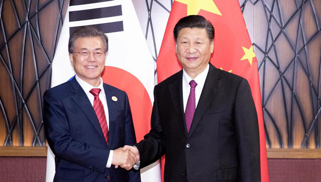 Staatspräsident Xi Jinping trifft Moon Jae-in in Vietnam
