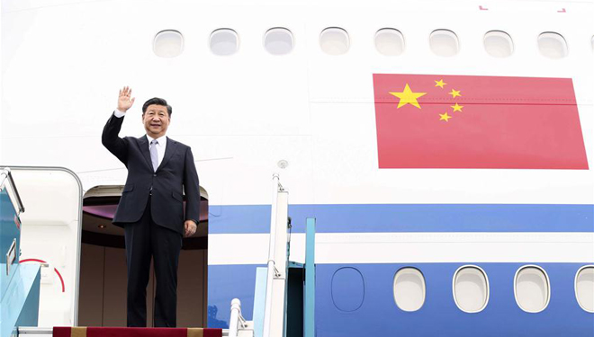 Xi Jinping trifft in Hanoi für Staatsbesuch in Vietnam ein