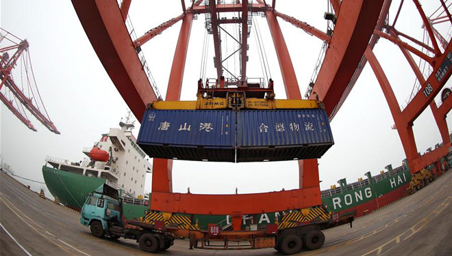 Containerumschlag des Tangshan Hafens überschritt zwei Millionen TEU