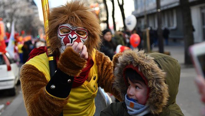 Parade zum chinesischen Mond-Neujahr in Paris abgehalten