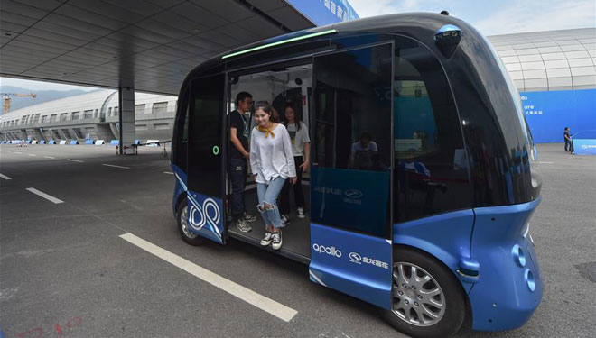 Chinas erster fahrerloser Bus gibt sein Debüt in Fuzhou