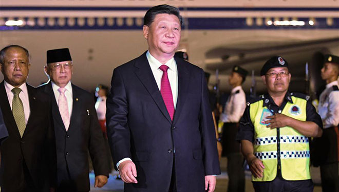 Xi trifft für Staatsbesuch in Brunei ein