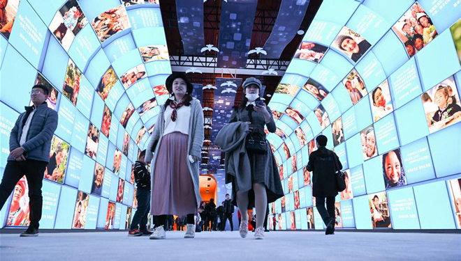 Ausstellung zum 40. Jubiläum der Reform und Öffnung zieht viele Besucher an