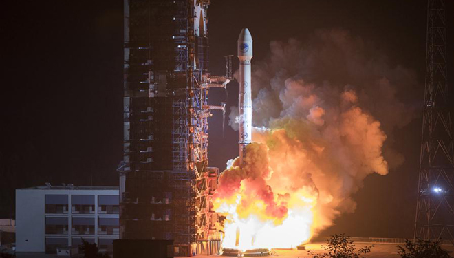 China startet zwei BeiDou-Satelliten ins All
