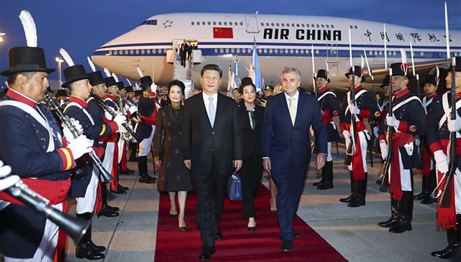 Chinesischer Staatspräsident trifft zu Staatsbesuch, G20-Gipfel in Argentinien ein