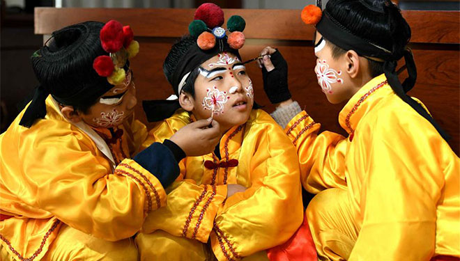 Shehuo-Künstler bieten Jugendlichen Schulungen zur Bewahrung der Tradition an