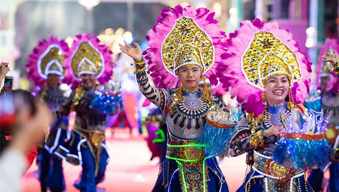 Parade zur Feier des chinesischen Neujahrs in Macau abgehalten
