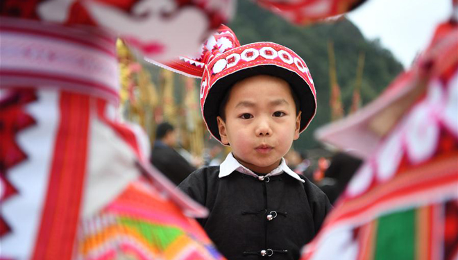 Miao-Leute feiern mit Lusheng Frühlingsfest